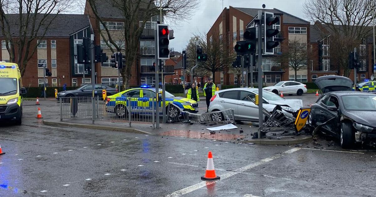 Leicester Updates on Twitter "Two people freed from car at crash scene