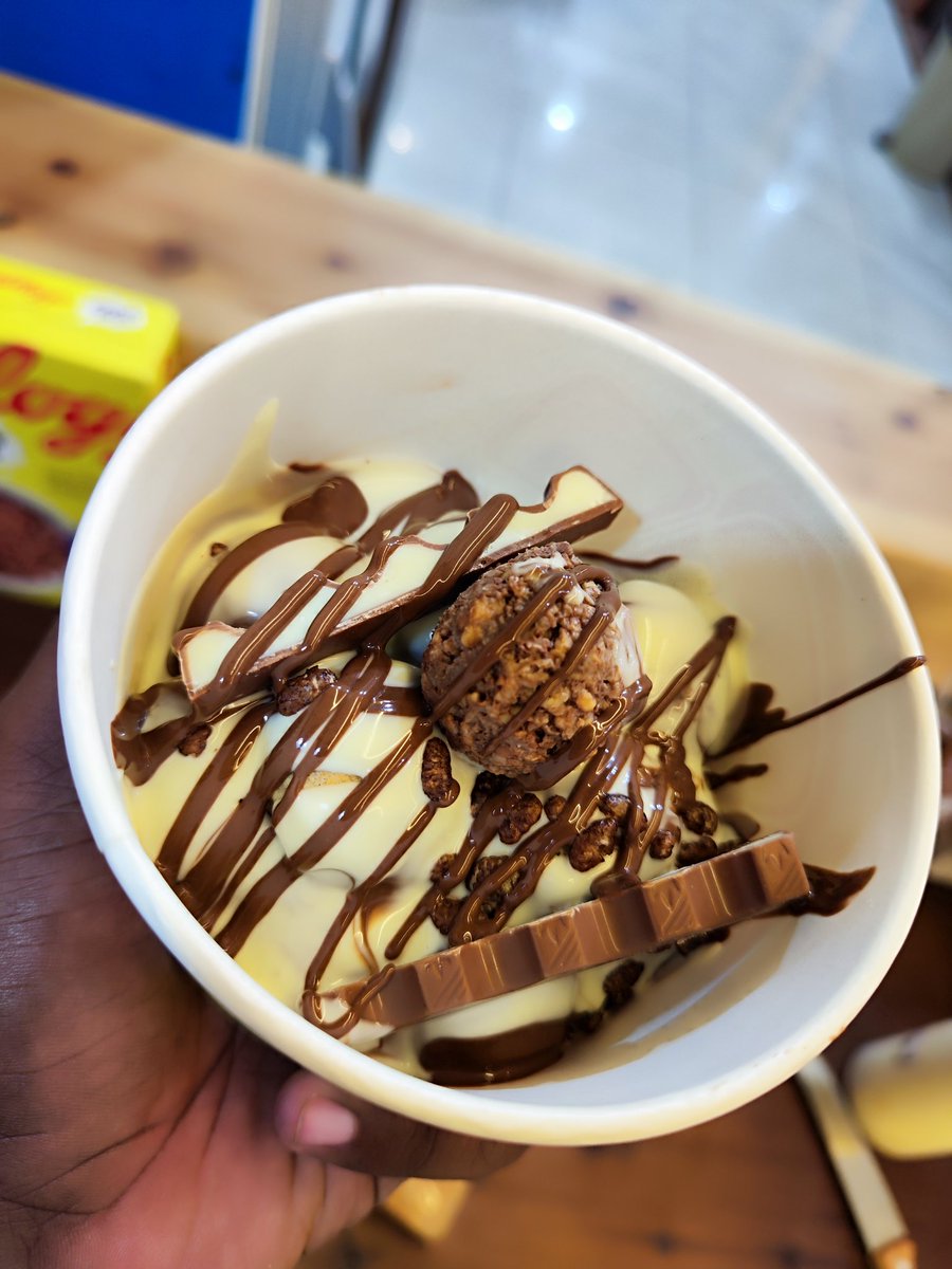 nutellabar5's tweet photo. Soooon 

البتاعه الح تكون درررعه جداا 🥹 
هي عباره عن ميني بان كيك عليهم نوتيلا وشوكلاته بيضاء وفيريرو روشيه وكندر شوكلت ورشه كوكوبوبس ❤️

المشكله انو ما لاقيين ليها اسم لسسه 🤣🤣

اعمل اقتباس للتغريده دي بي الاسم المقترح والح نختارو ح نعمل ليه سبرايز عظيييم ❤️ https://t.co/tCTt7po7EH