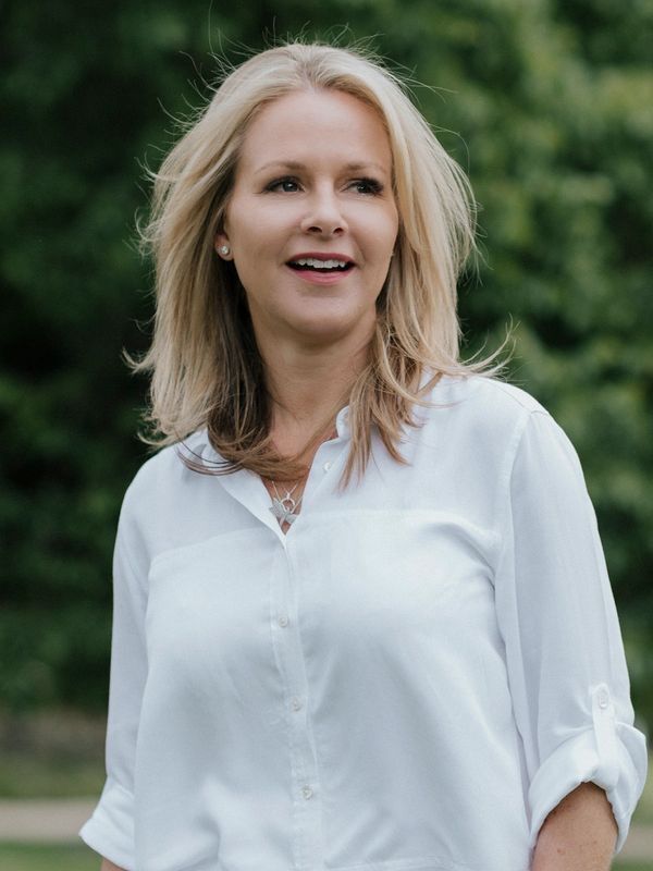 Dragonfly Global 📖 𝗠𝗶𝗰𝗵𝗲𝗹𝗹𝗲 𝗠𝗮𝗰𝗽𝗵𝗲𝗿𝘀𝗼𝗻

Michelle has over 20 years of experience working as a paediatric psychologist in the field of Educational and Developmental Psychology and has training in the area of Clinical Neuropsychology. 

🌐 dragonflyglobal.com.au/shop