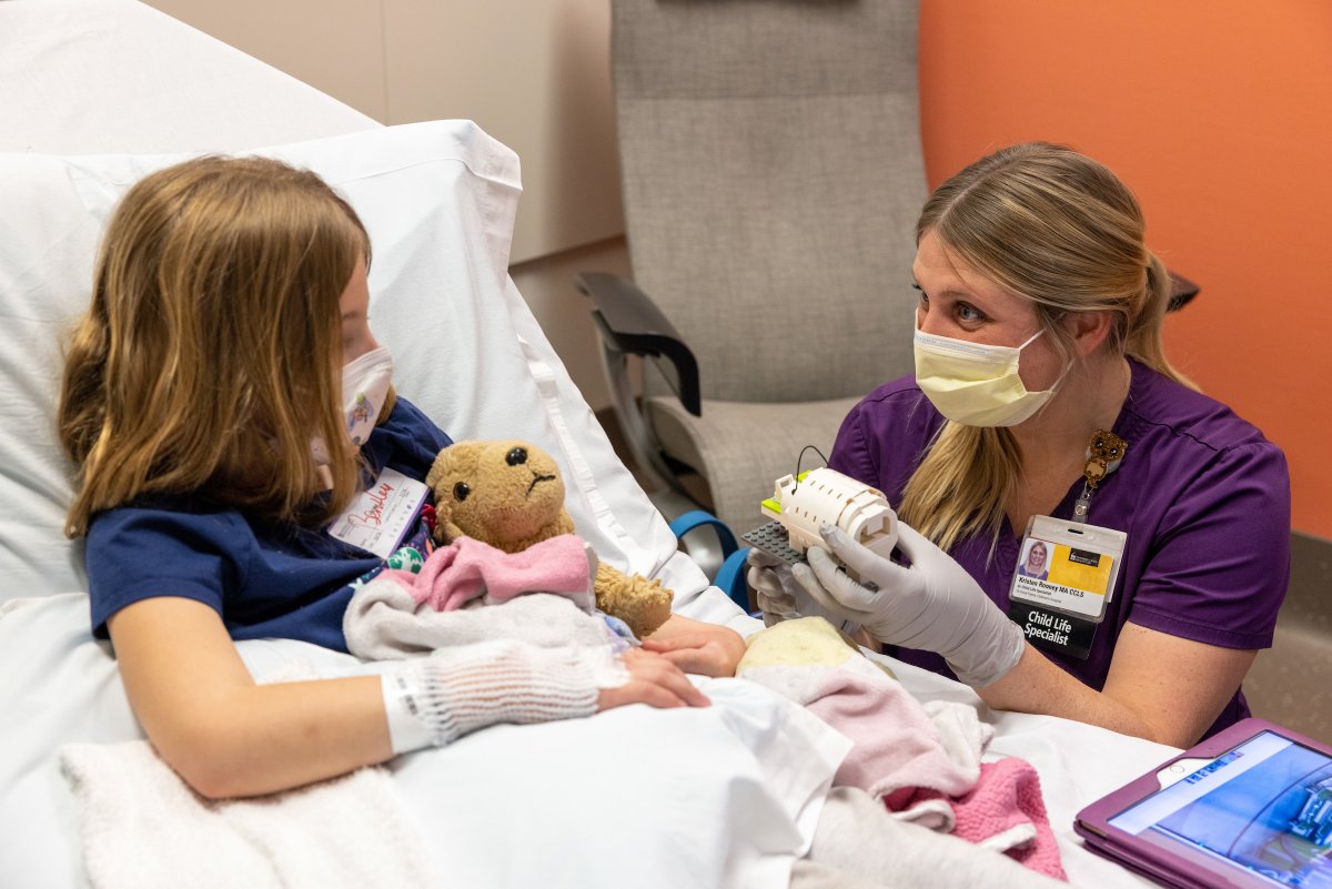 UIchildrens's tweet photo. Join us tomorrow, March 29 for @uiowa’s 24-hour online giving day! Gifts donated on #1DayForIowa go towards supporting our pediatric patients and their families. 💛 🖤  

Get started here: https://t.co/cb57EfK7We https://t.co/FRXENsXAJ6