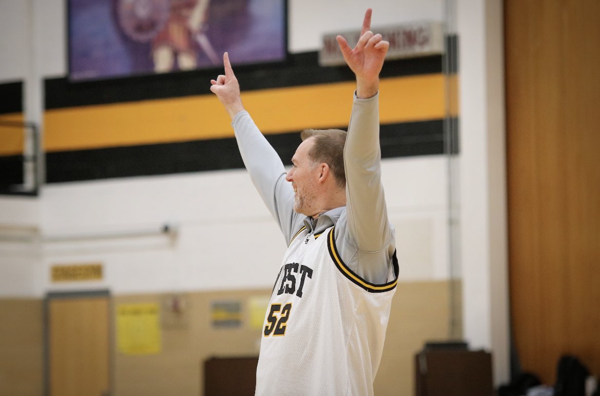 SMWestOffice's tweet image. Congrats to the Seniors for winning this year’s #BuffPuff Vball Match! Can’t wait for the rematch next year! #theWestWay #VikingStrong @SMWsports @theSMSD