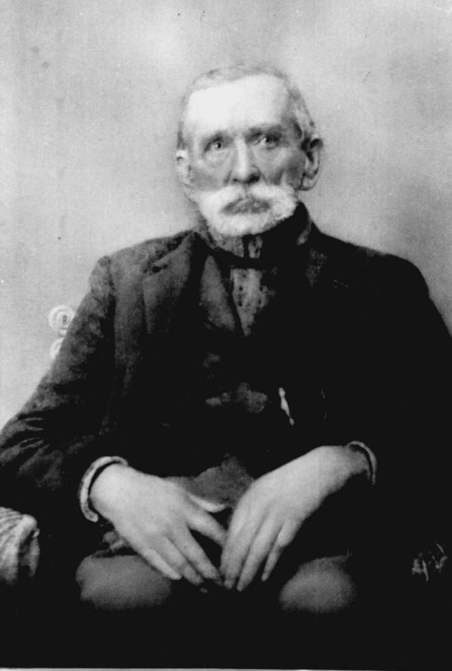 CineHistorico's tweet photo. #TalDiaComoHoy #HoyEnLaHistoria   #CineHistórico 1914 Muere Randolph «Randall» McCoy líder de la familia McCoy durante el conflicto entre los Hatfield y los McCoy (n. 1825) #Hilo..... https://t.co/FQ3fMrhlDV