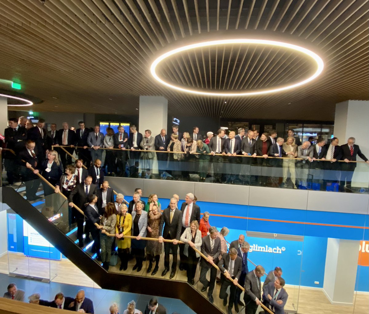 NLAmbPlomp's tweet photo. The making of the yearly ambassadors photo is always a chaotic process, this time older readers will recognize the 1969 #BezigeBij authors’ picture, a flattering comparison obviously
#WeZijnEr https://t.co/mvF7lqA4LG