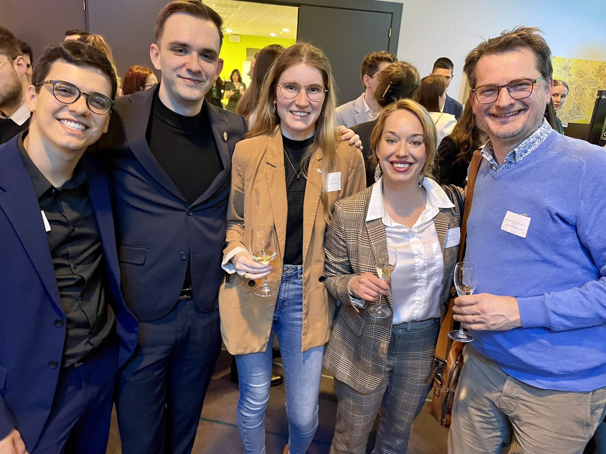 <a href="/EPSA_Online/">EPSA</a> annual meeting #brussels - good to see the current #ExCo members, cross-cutting collaboration #pharmacy student with European engineers association #BEST and collaborators over the years #EUCROF <a href="/EFPIA/">EFPIA</a>