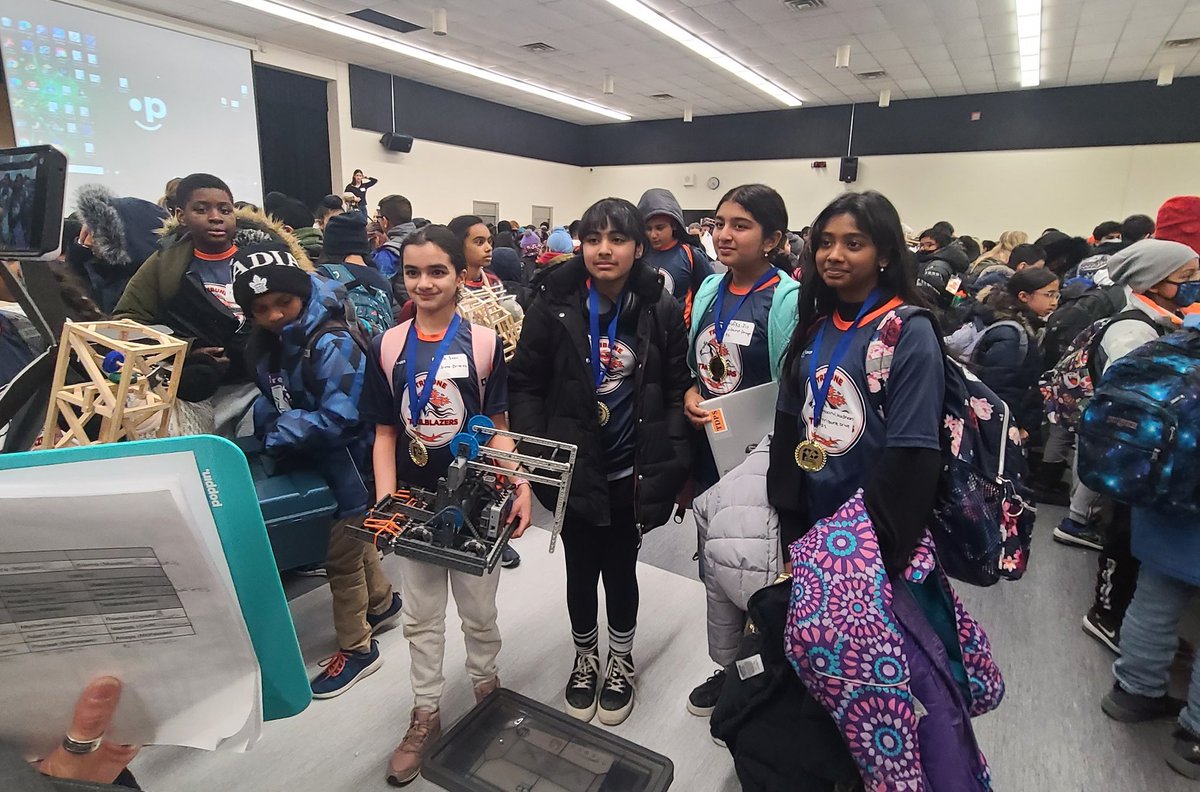 PriyankaDPrasad's tweet image. Incredible day at #PeelSkills with @a_palmeiro @MikeWilston @MrNinthelibrary @PeelSchools @TribuneDrive students had a day full of designing and problem solving. Congratulations to all junior teams on their hard work & CONGRATS to our #VexRobotics winners bringing in gold!
