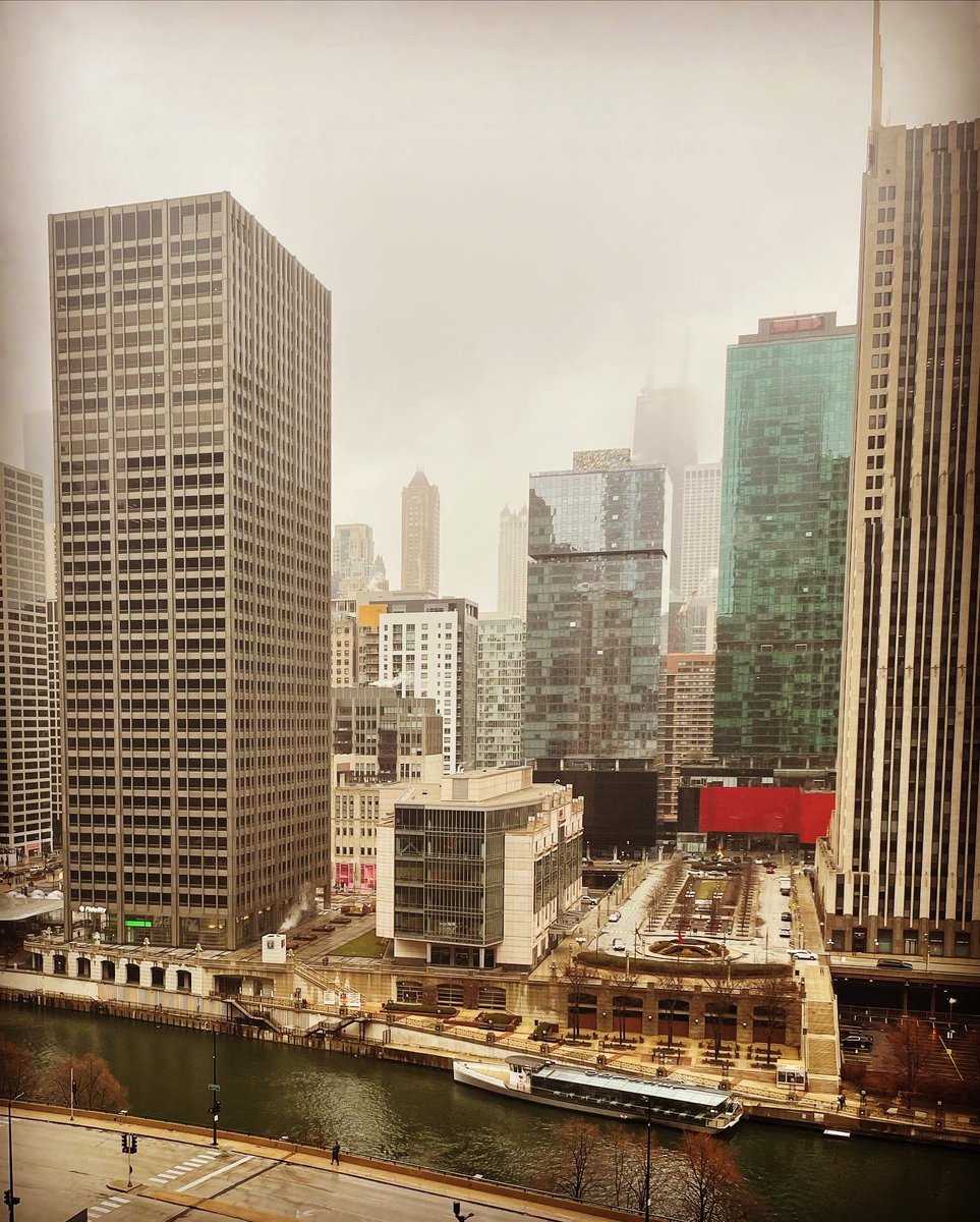 suzburlingame's tweet image. #HLC2023 #WindyCity #RoomWithAView