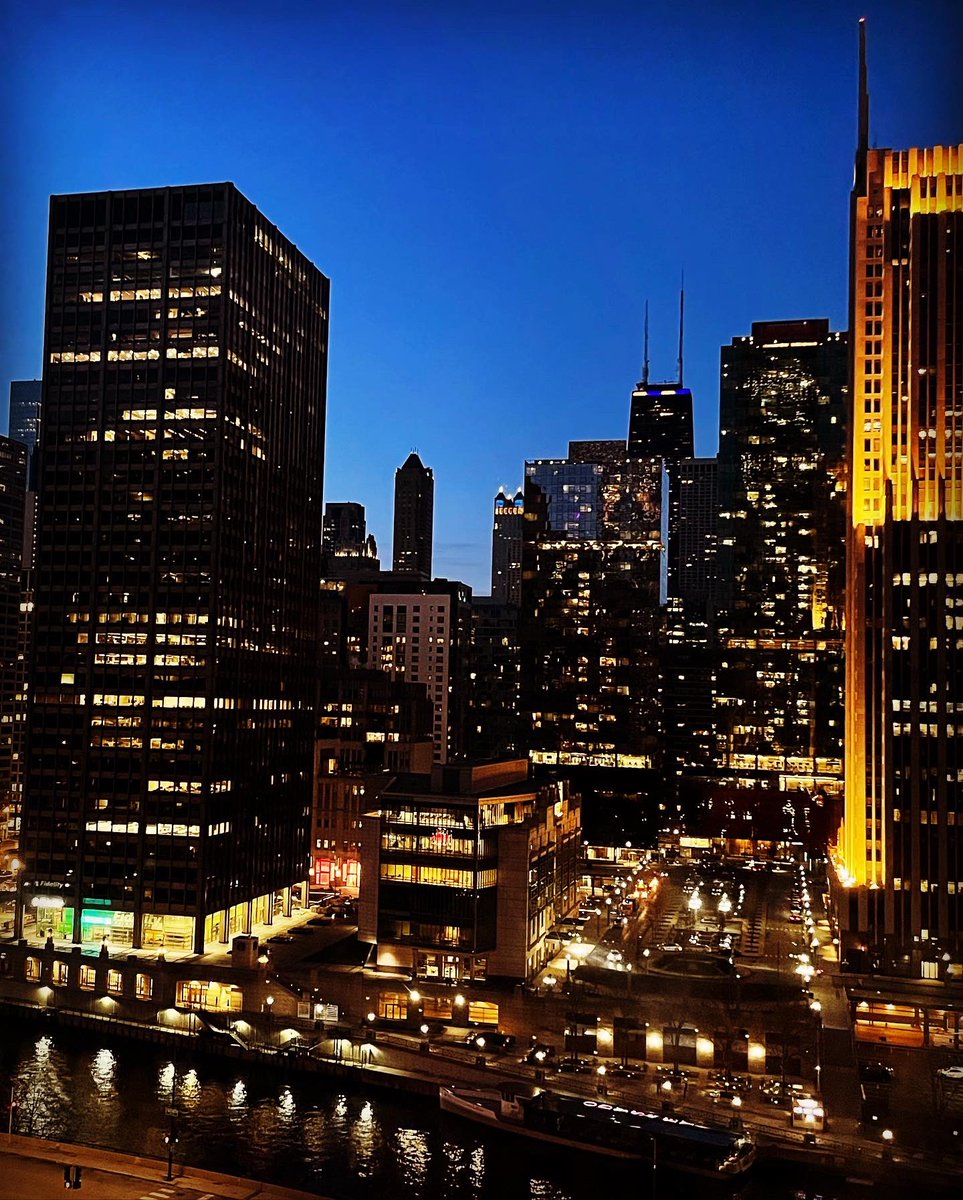 suzburlingame's tweet image. #HLC2023 #WindyCity #RoomWithAView