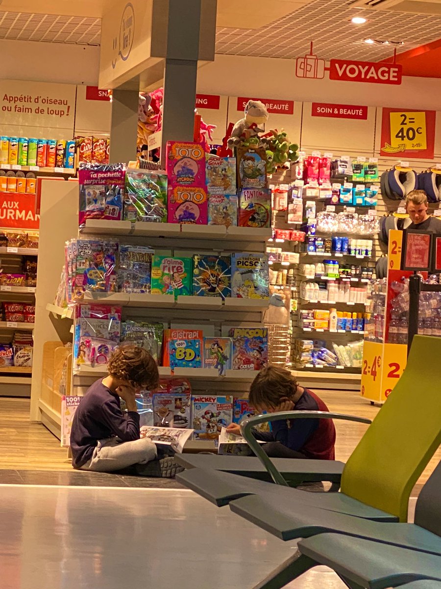 Colin24f's tweet photo. Parent of the year I must say 🫡🥇

#simplybrilliant #Marseille #France https://t.co/njAuHLBYTO