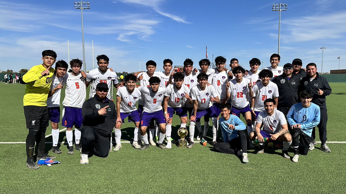 ldurbin's tweet photo. Final score from Lubbock: @EHSoccerENGLAND controls the game from the start against Southlake Carroll and wins 2-1. Goals scored by Gustavo Muela (1) and Gael Barragan (1). #FTF #TeamSISD @LethalSoccer @Fchavezeptimes #5MoreToGo https://t.co/aQfzDafwtR