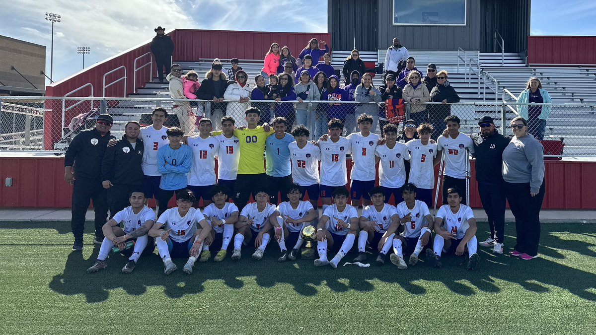 ldurbin's tweet photo. Final score from Lubbock: @EHSoccerENGLAND controls the game from the start against Southlake Carroll and wins 2-1. Goals scored by Gustavo Muela (1) and Gael Barragan (1). #FTF #TeamSISD @LethalSoccer @Fchavezeptimes #5MoreToGo https://t.co/aQfzDafwtR