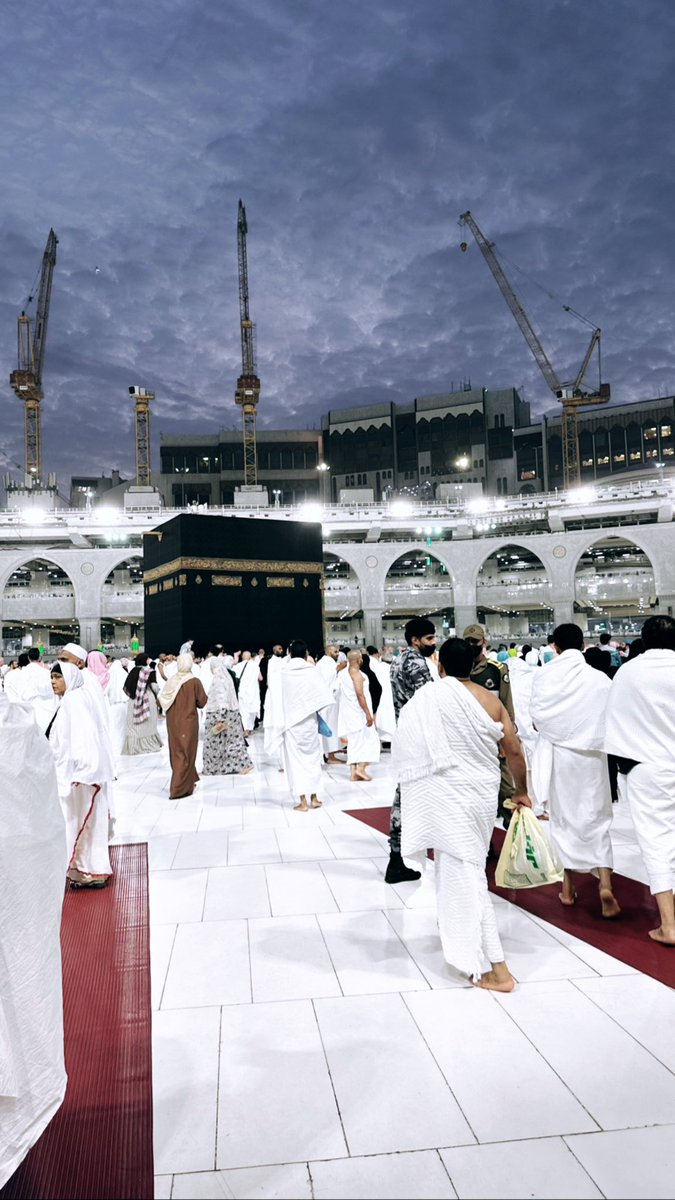 اللهم أجعًله سنِدي حَتي نشيب سوياً واجعله رًفيق دَربي في دِنياي وآخرتي 🤍