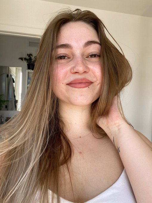 Selfie 🦩 https://t.co/OVxa0yIHIB