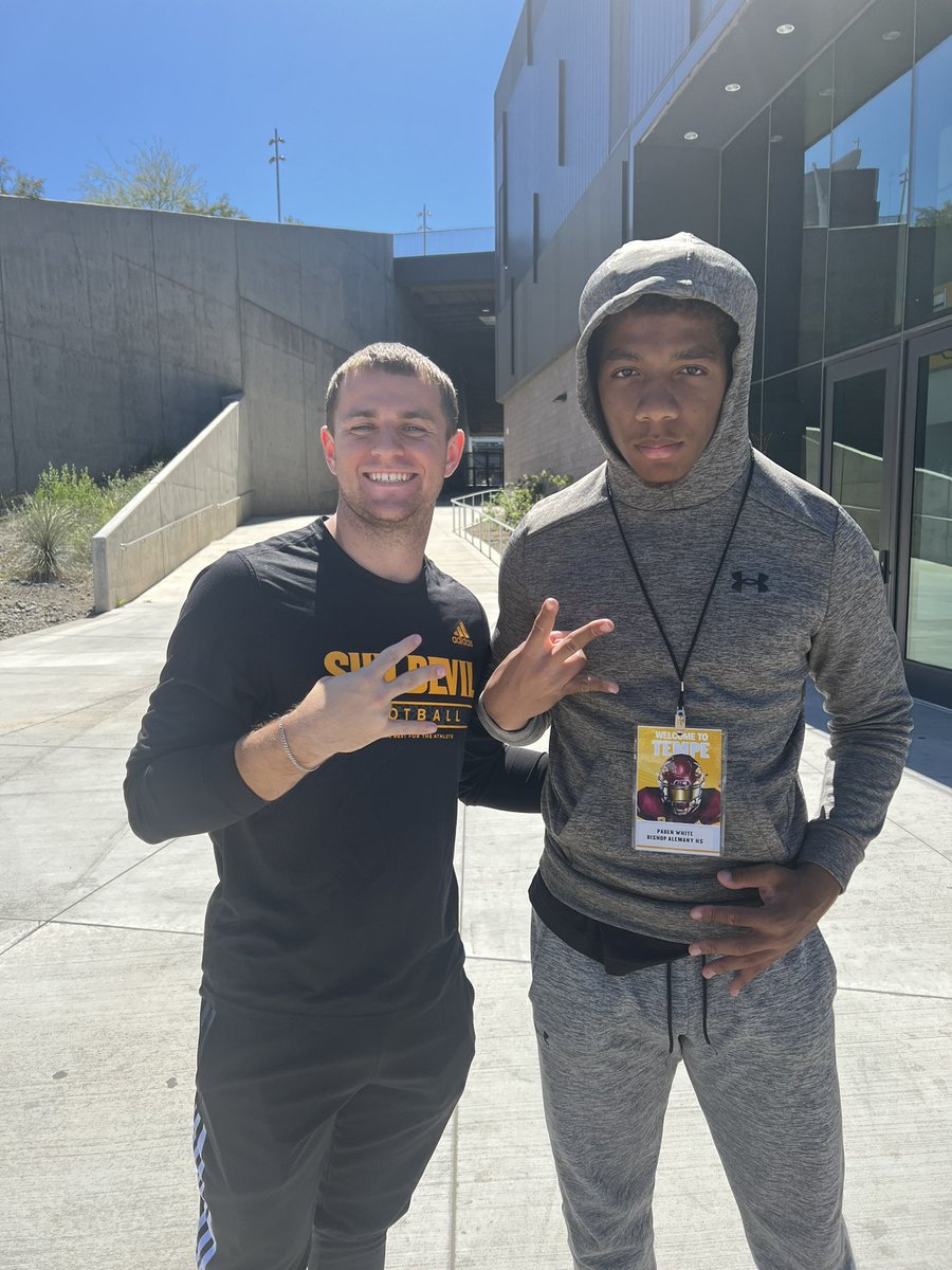 Had a great time visiting Arizona State Football <a href="/KennyDillingham/">Coach Dillingham</a>  is building something special in Tempe Thanks for the hospitality <a href="/wescoast8/">Wesley Johnson</a> <a href="/aguanos/">Shaun Aguano 🔱 🏈🤙🏽🙏🏽</a>!! <a href="/CoachTuitele/">Saga Tuitele</a> your speech was 🔥🔥<a href="/DannyLockhartS1/">Coach Danny Lockhart Football/Boxing/MMA</a> @dhglove <a href="/run2daylightRB/">Ayinde Bomani</a> <a href="/FastTwitchSPP/">Fast Twitch</a> <a href="/deemusa/">dee musa</a> <a href="/TheRealCoach_6/">Marcus Abbott</a>