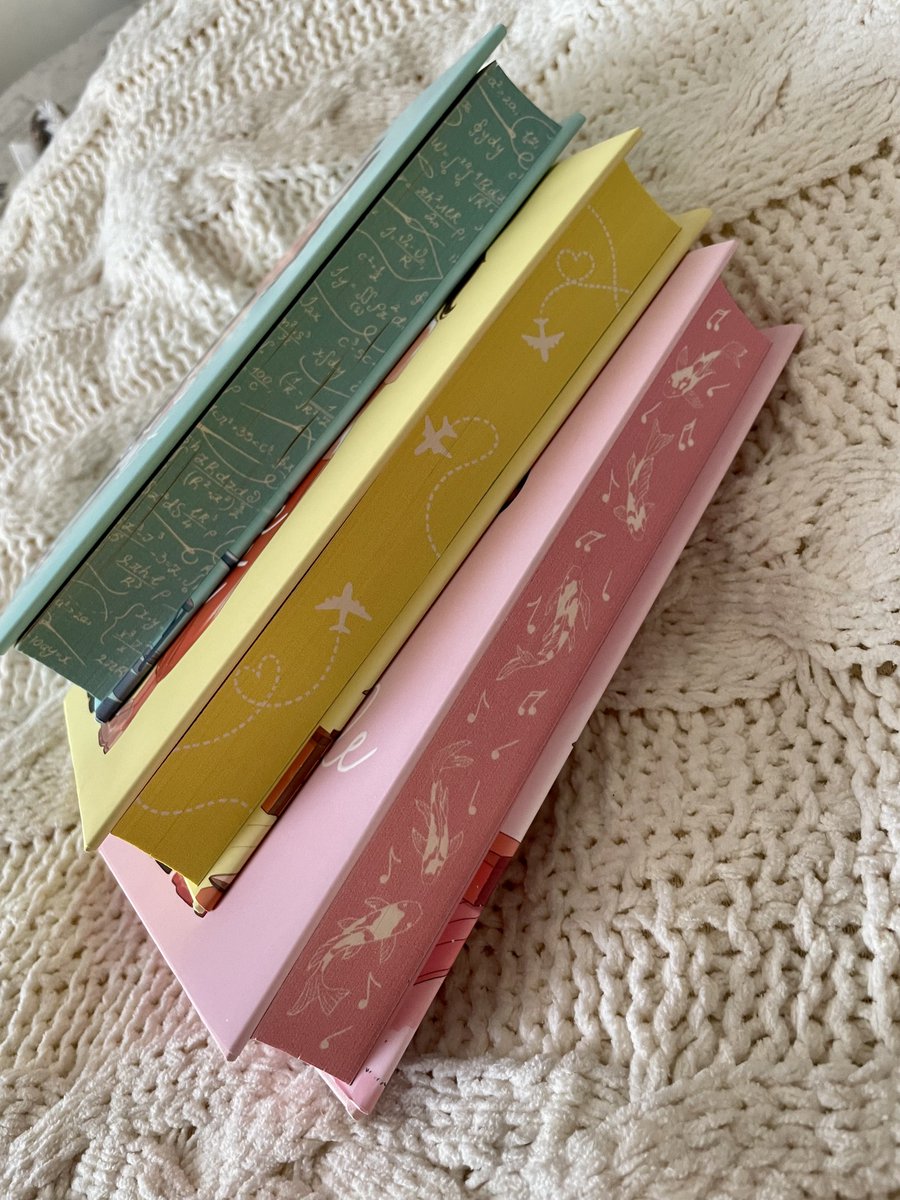 elainsfeyre's tweet photo. The Illumicrate Afterlight Helen Hoang set has arrived, they're so cute! https://t.co/9X0Q5SYZRd