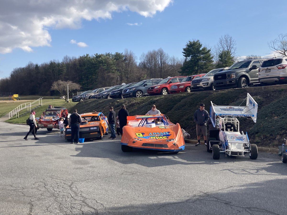 NB_Bobcats's tweet image. Newberry community is having a blast at the PTO Book Faire. Thank you BAPS Motor Speedway for partnering with the PTO to support this event. Officer Taylor, Newberry’s TEAM officer stopped by to visit with students and community members.