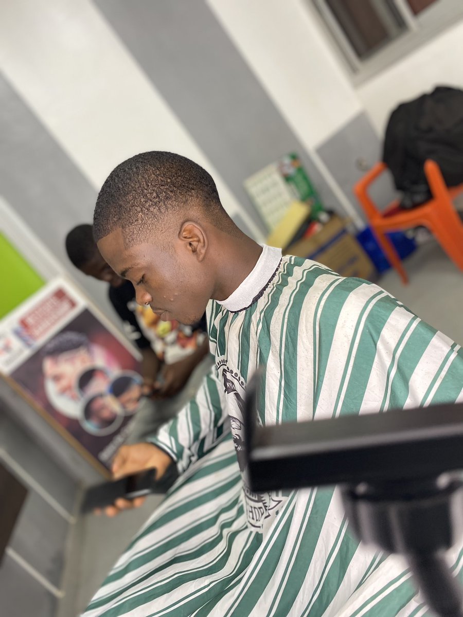 Mho_bolajhi's tweet photo. Before & After!
#BestCuts
#Barbershop
#RamadanKareem https://t.co/6uBiZslH2F