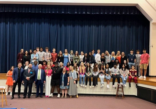 DoughertyJC's tweet photo. Thanks so much to Ms. McGee &amp; Riverside High School for having us this morning. 

Kim &amp; Grant Varner and I were invited to talk with law &amp; government students who followed our coverage of the Alex Murdaugh trial. https://t.co/AnwpvkdMts