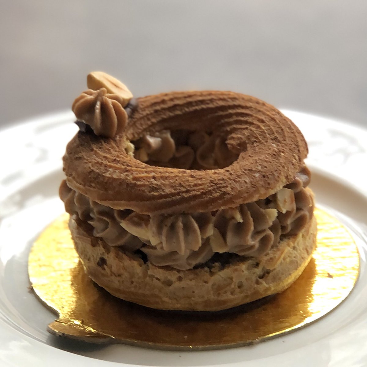 New pastry alert—chocolate hazelnut Paris-Brest! 

#CafeSelmarie #LincolnSquareChicago #ChicagoBakery #ChicagoFood #ParisBrest