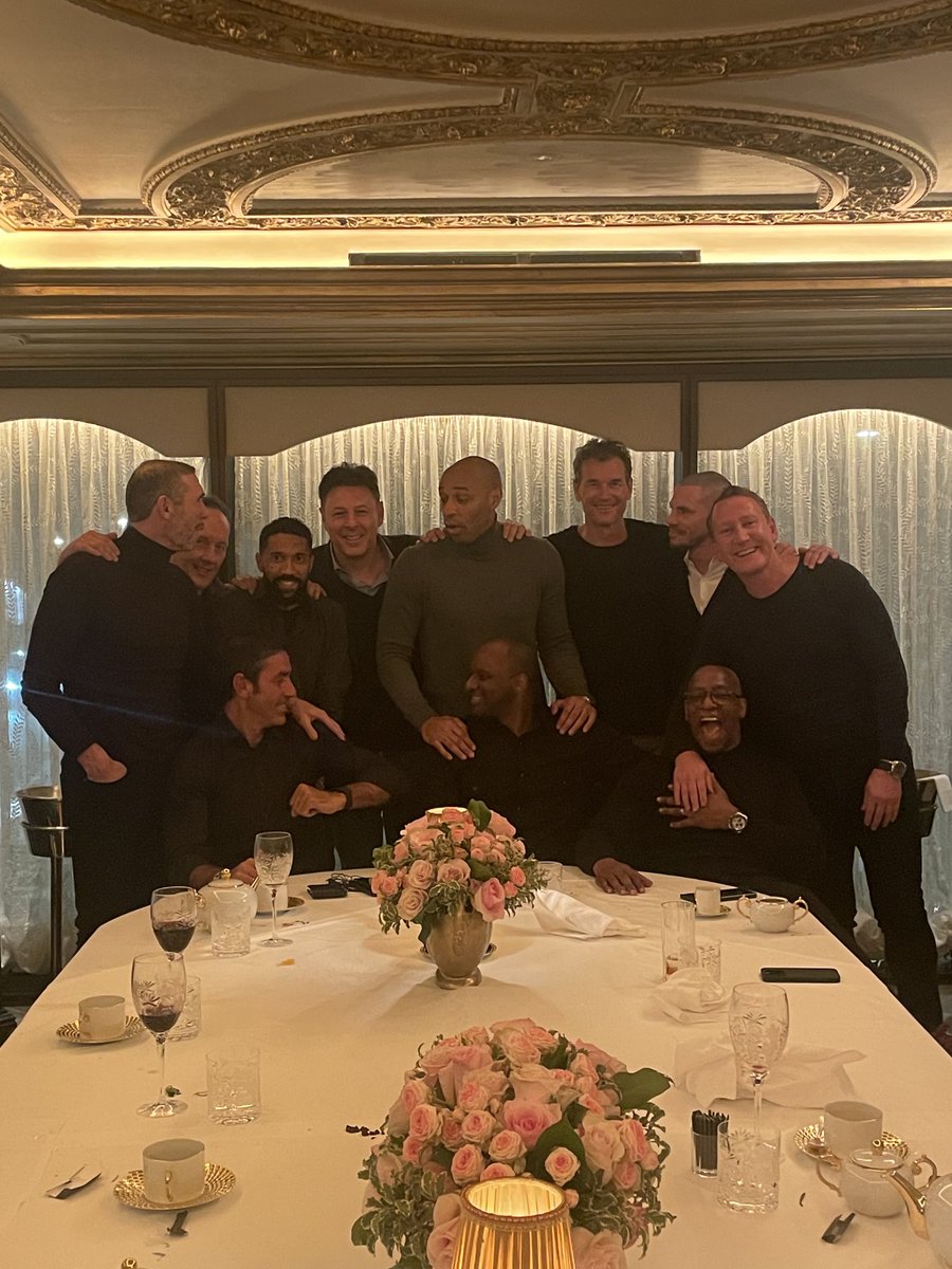 RealRomfordPele's tweet image. What a Night with the Lads. Proper legends 🙏🍻