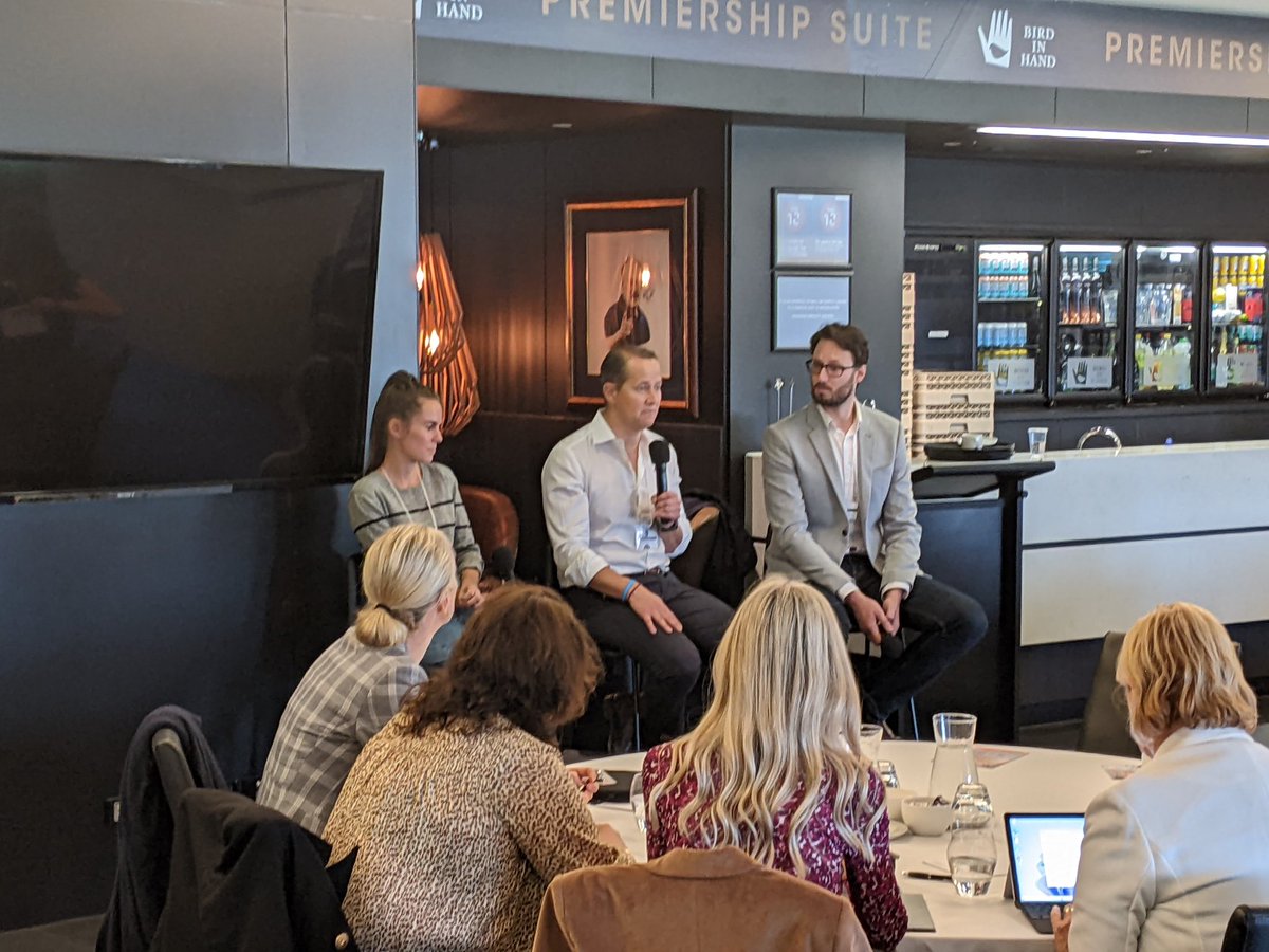 johnsolvander's tweet image. First panel is up. #MeetTheMedia