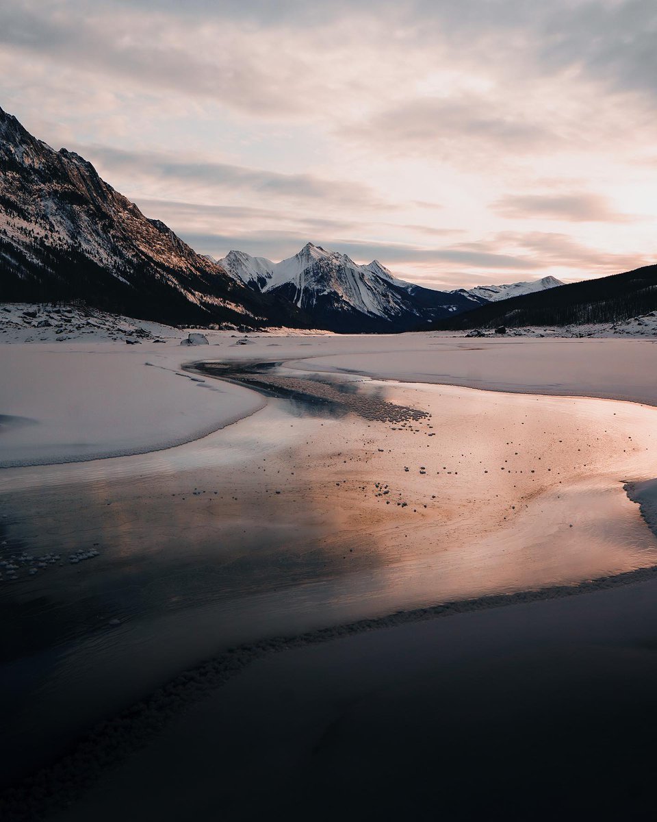 Moody Medicine Lake moments. ☁️

Photo by: <a href="/nnnance/">NatalieN</a> on IG
#MyJasper | #VentureBeyond