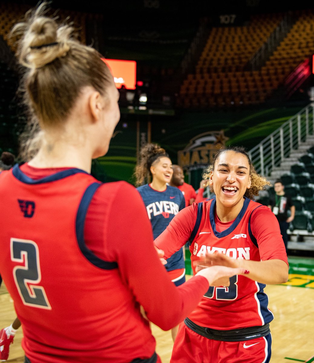 DaytonWBB's tweet photo. 𝐀 𝐲𝐞𝐚𝐫 𝐨𝐟 𝐟𝐢𝐫𝐬𝐭𝐬!

✈︎ First double-digit scoring game for @AnyssaJones3 on 11/13 (had 14 more on the season)
✈︎ First 20+ point game for @DesBo_33 on 11/7
✈︎ First collegaite game for @lear_nayo on 11/7
✈︎ First collegaite game for @EleanorMonyek on 11/17 https://t.co/n3Q3katJ9D