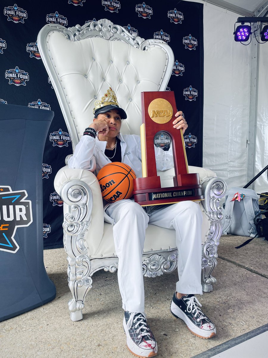 No caption necessary … 👑