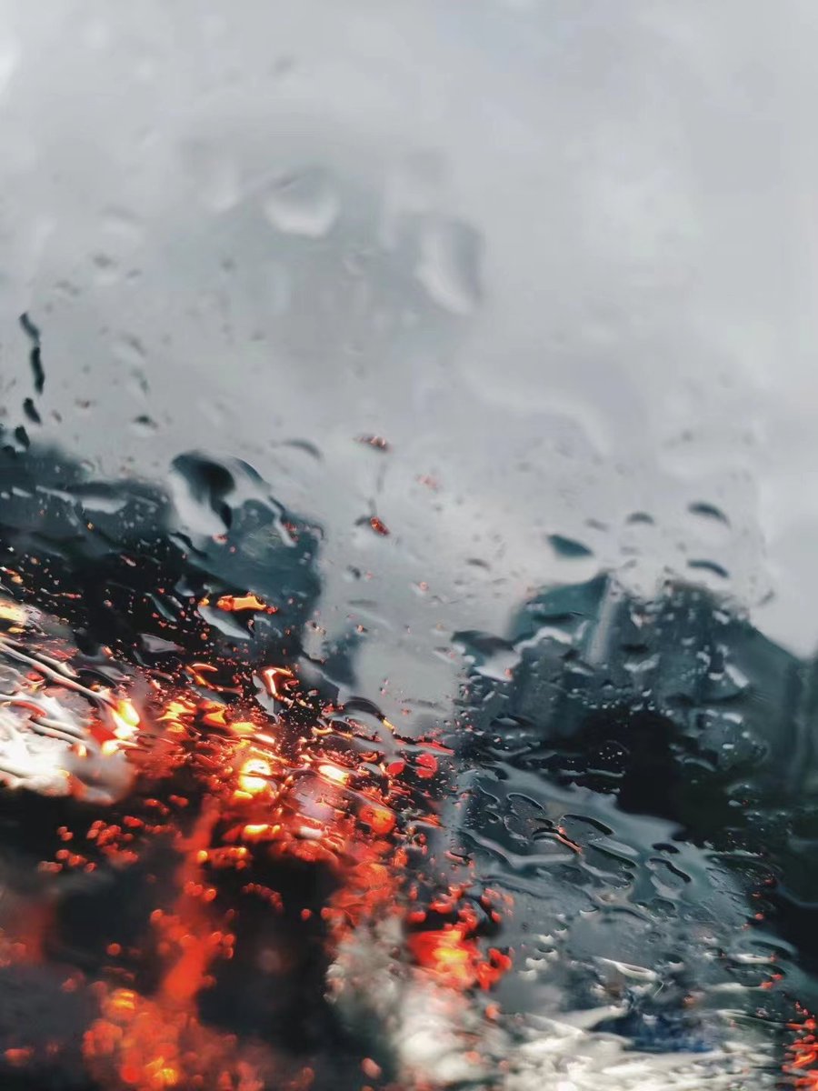 Runnyegg Burger- 把滑嫩的炒蛋加進漢堡中，創造出獨特風味，搬新店面後，用餐環境寬敞舒適( 天母美食)-在地老饕阿府, image size:900x1200