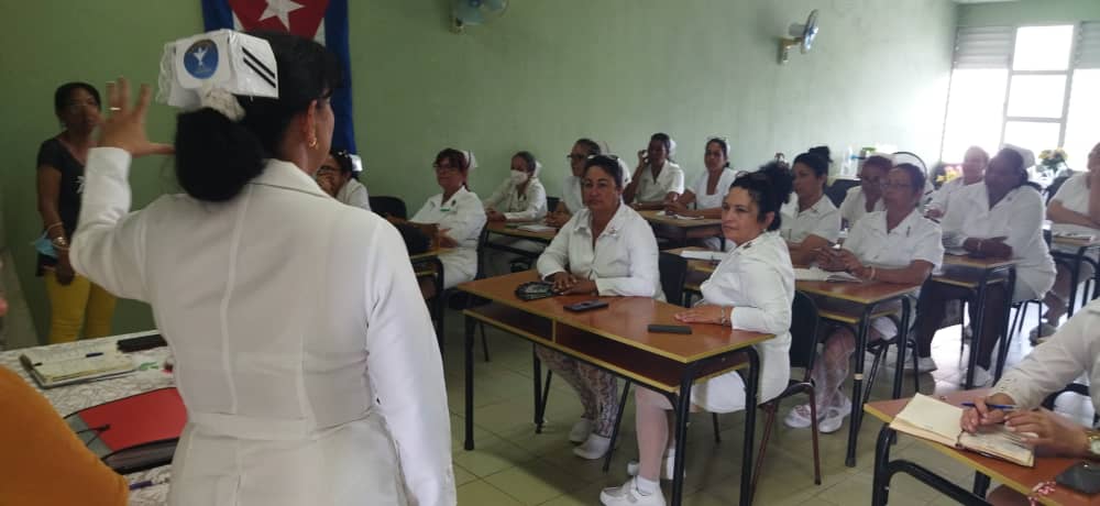 PitaDra's tweet photo. Con entusiasmo se replica  hoy el taller para directivos de enfermería del primer nivel de atención en el área Norte de #CiegodeAvila #LatirAvileño #CubaGanó @dpsCiego @MINSAPCuba @DrReinol @ArelysLic @IzquierdoAlons1 @yuslayvis @JLBrocheLorenzo https://t.co/T5EGSVDFvD