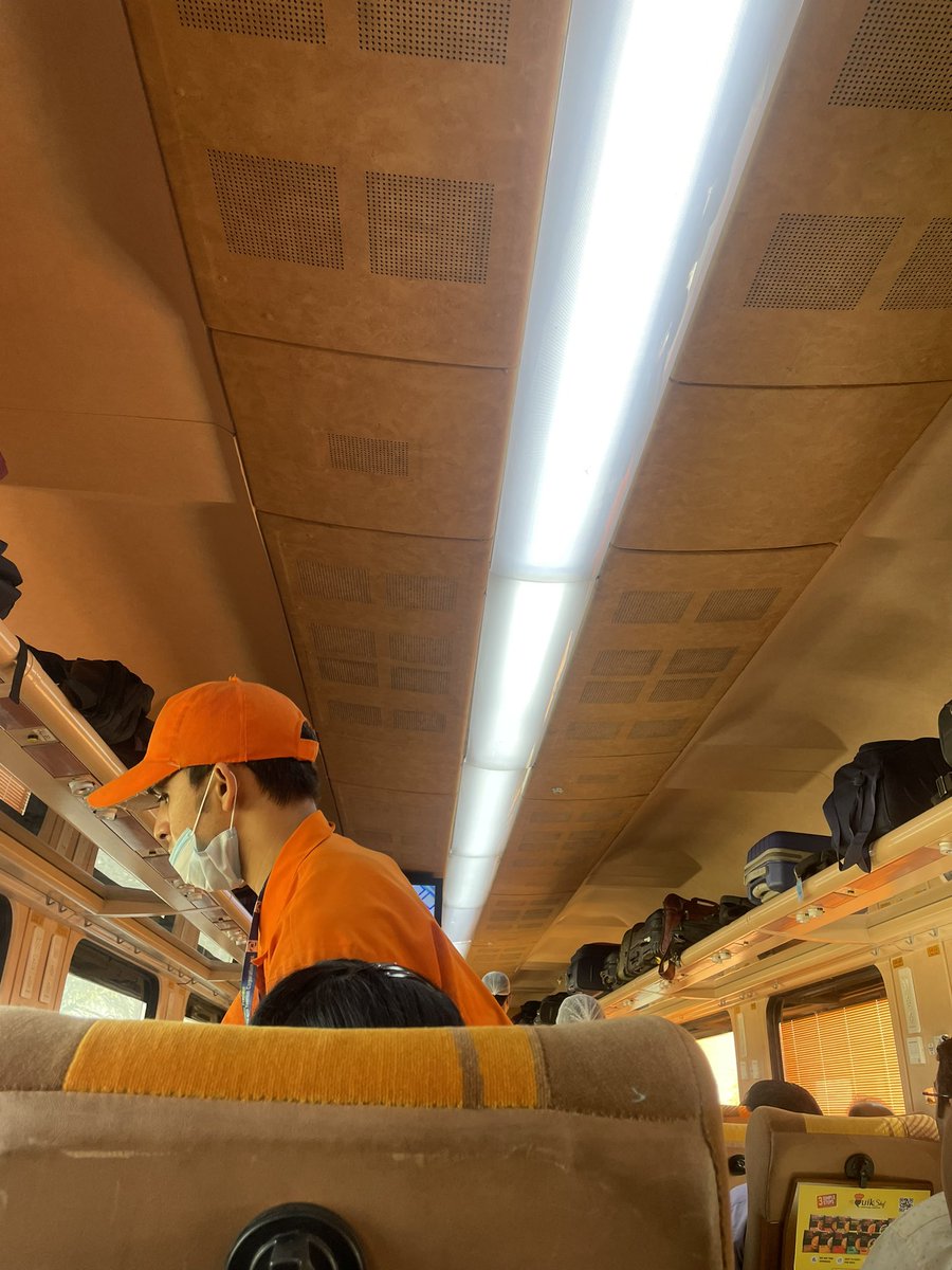 vishaljadavv's tweet photo. @IRCTCofficial very well maintained and well serviced train. Good to see that Indian Railways is changing under the leadership of @narendramodi ji. https://t.co/T5RuhuSAlk