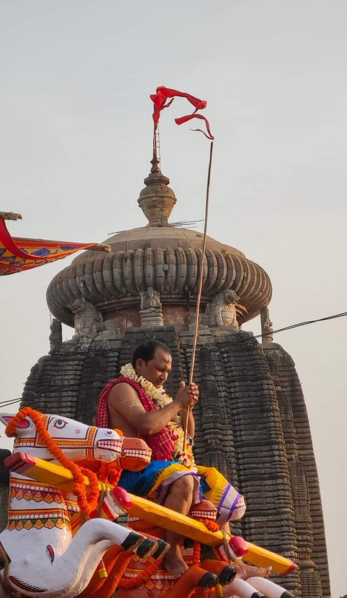 Pavitra Ashokastami, today it's the Car Festival (Ratha Yatra) of Mahaprabhu Lingaraj. 😍

It is celebrated on the eighth day during the Shukla Paksha of Chaitra month during Navratri.

Significance in brief ⬇️