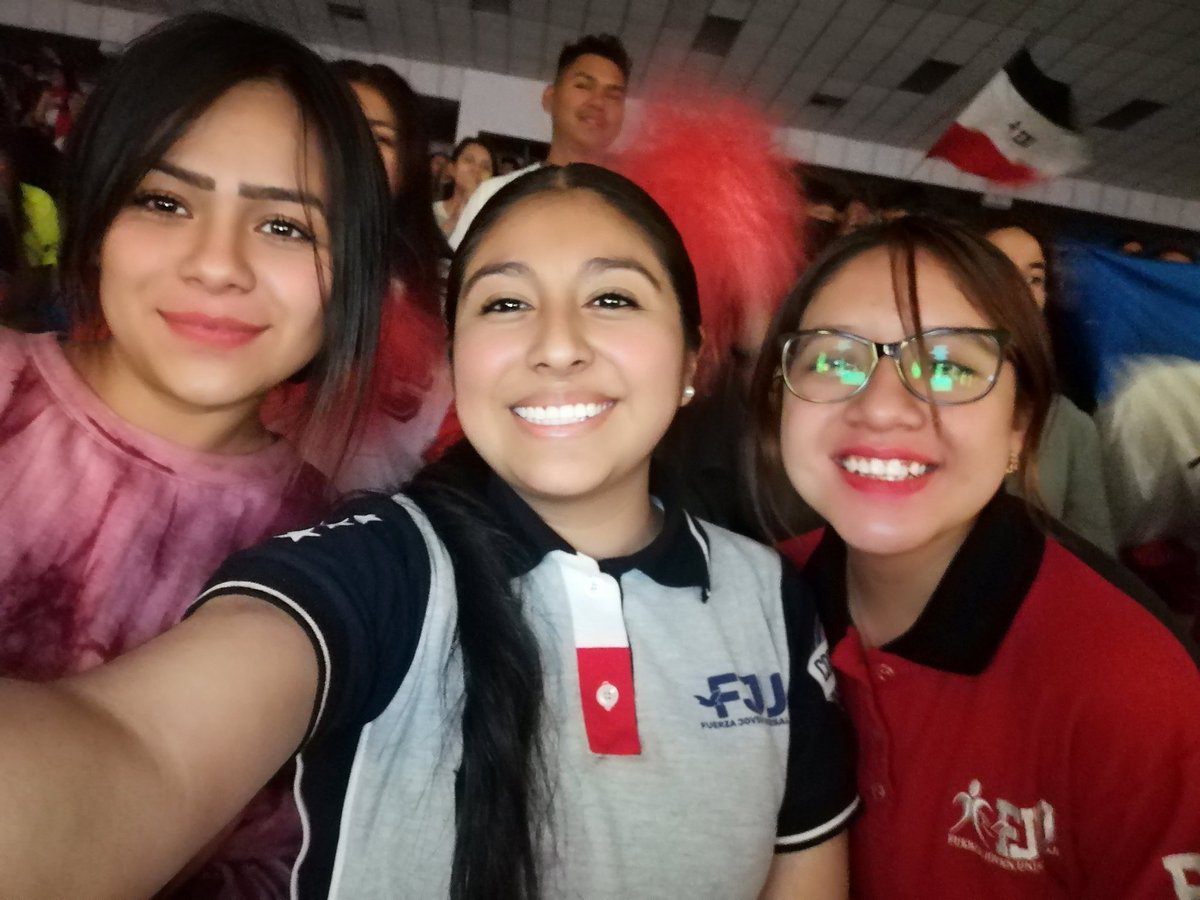 AnahiBlancasH's tweet photo. Mis amigas de la FJU ya están listas para ver #JesusEnUNIFE42 ¿Y ustedes están listos? 🤭😌

#UnifeTv
#TenemosQueHablar
#SoyFJU https://t.co/e1wbBE4zMi