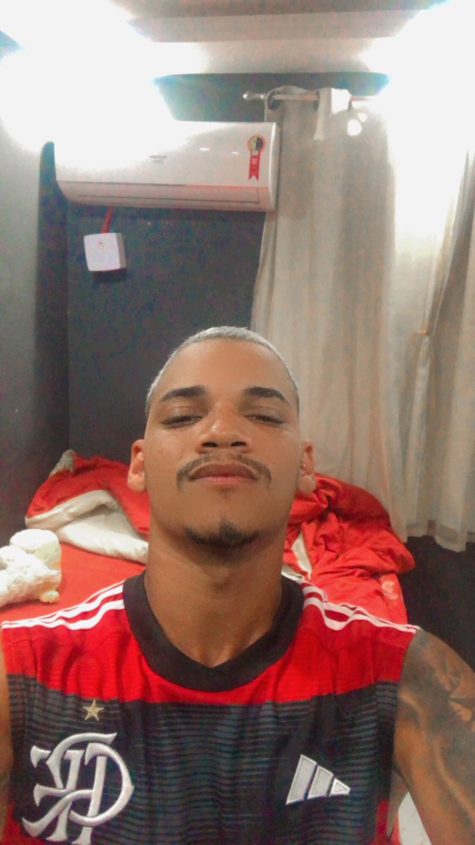 Somente agradecer a Deus por mais um ano de vida ..🙌🏽🎉só peço a Deus proteção é muito saúde, o resto nós corre atrás 💪🏾🙌🏽🔥🥳🥳🚀 Parabéns pra mim 25 anos na pista 🙏🏾🥳🥳🚀