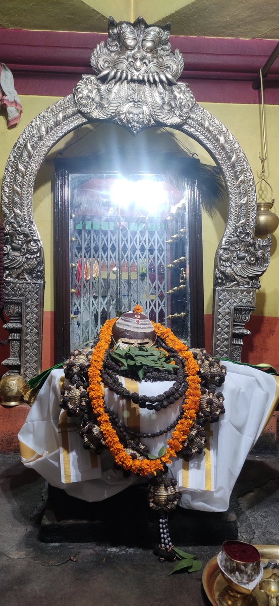 Avudayappan's tweet photo. வாரணாசியில் உள்ள நாட்கோட் நகரச் சத்திரத்தில் ஸ்ரீ நகரீஸ்வரர் கோவிலில் மூர்த்திகள் https://t.co/fMEavg0708