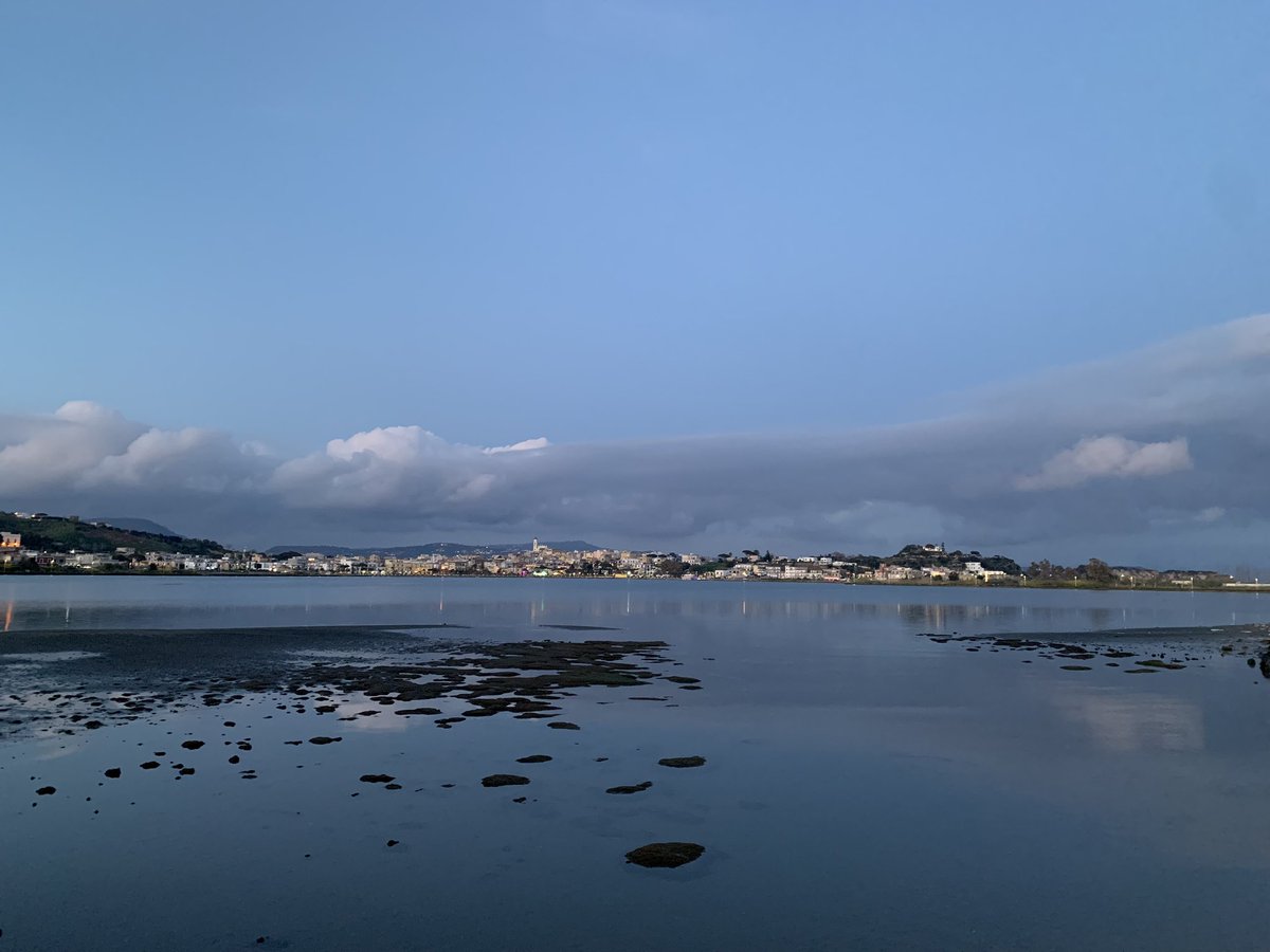 Solitamente le persone #nonVedono quello che hai dentro, il tuo stato d’animo, le tue emozioni positive o negative che siano, sono tutti concentrati sulle apparenze, sugli aspetti esteriori, perdendosi così il meglio di te!