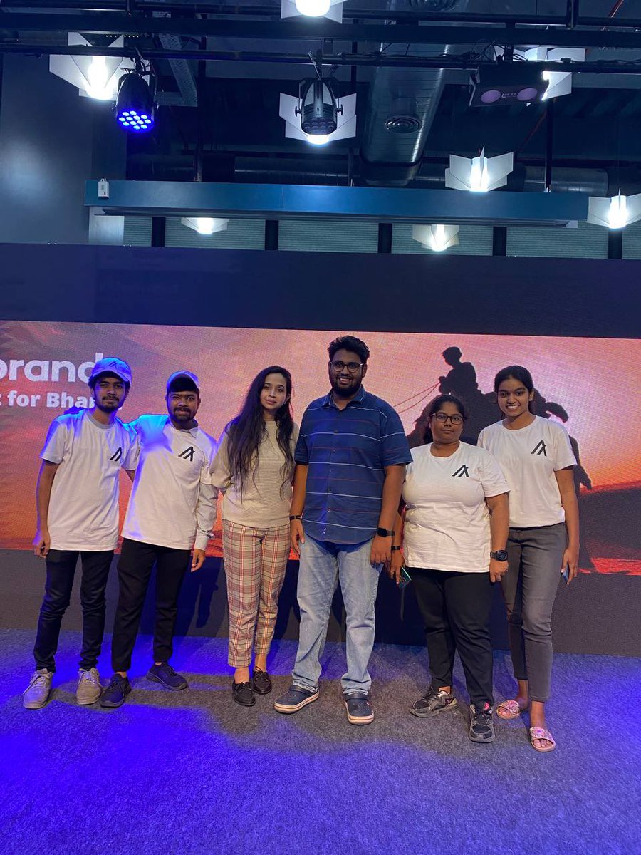 jsolu_tions's tweet photo. Kudos to this young and energetic team for handling the event so smoothly 🫡 

Thank You @AkashMallareddy @vanshnawander @Bharath64181443 #Nitisha &amp; @Chetana40738576  

Team @Algo_Bharat @mohita_algo @anil_vikasa @niikkhhiil you guys rocks 😎 

#AlgorandHackHouse #Algofam #THUB https://t.co/YXmBm5BQH2