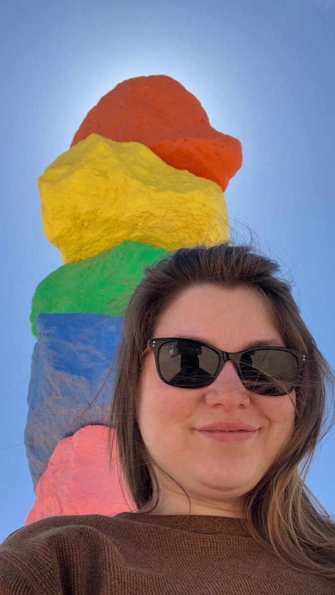 MandaDaGr8_'s tweet photo. #7magicmountains 😎🌈 https://t.co/gnkw03PdAf
