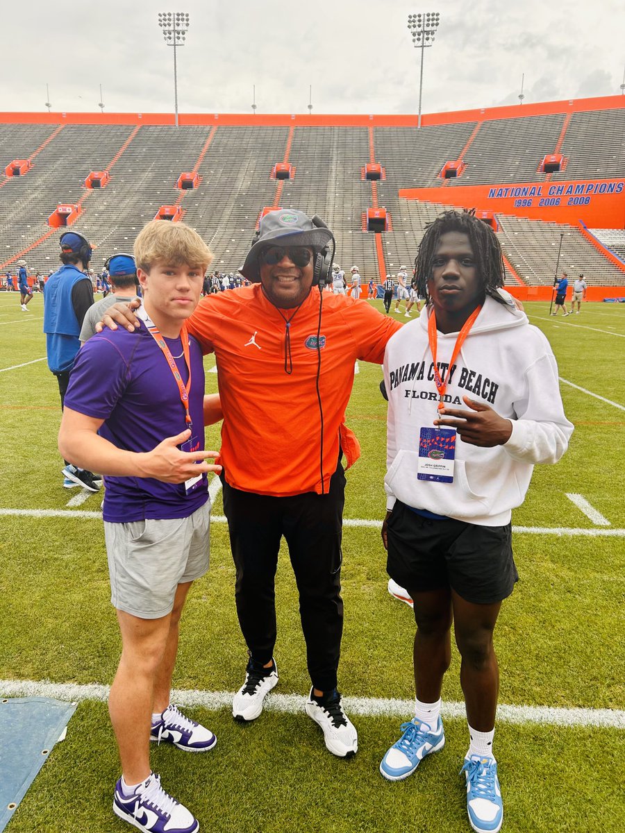 Had a great unofficial visit at the University of Florida today!!! Shoutout to ⁦<a href="/SpenceChaos/">Sean Spencer</a>⁩ ⁦<a href="/CoachJuluke/">Jabbar Juluke</a>⁩ ⁦<a href="/coach_bnapier/">Billy Napier</a>⁩ ⁦<a href="/GatorsFB/">Florida Gators Football</a>⁩