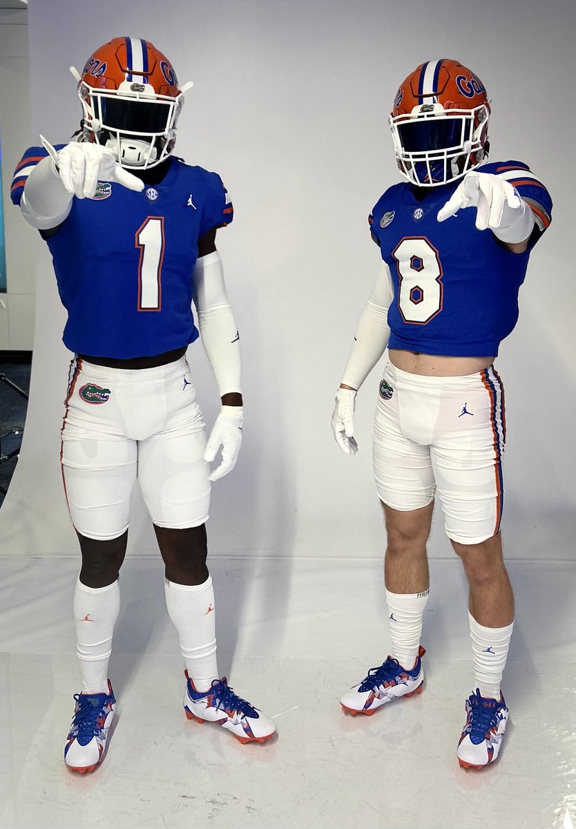cadeeverson18's tweet photo. Had a great unofficial visit at the University of Florida today!!! Shoutout to ⁦@SpenceChaos⁩ ⁦@CoachJuluke⁩ ⁦@coach_bnapier⁩ ⁦@GatorsFB⁩ https://t.co/nNcBBJWx4z