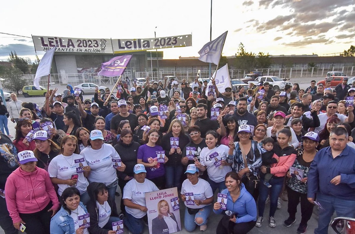 💜Gracias por el apoyo día a día donde somos cada vez más los convencidos que vamos por el camino indicado. Agradezco a la militancia y a los vecin@s por su apoyo al sumarse a este gran puerta a puerta.💜
#TrelewNosUne #TrelewEstáParaMás