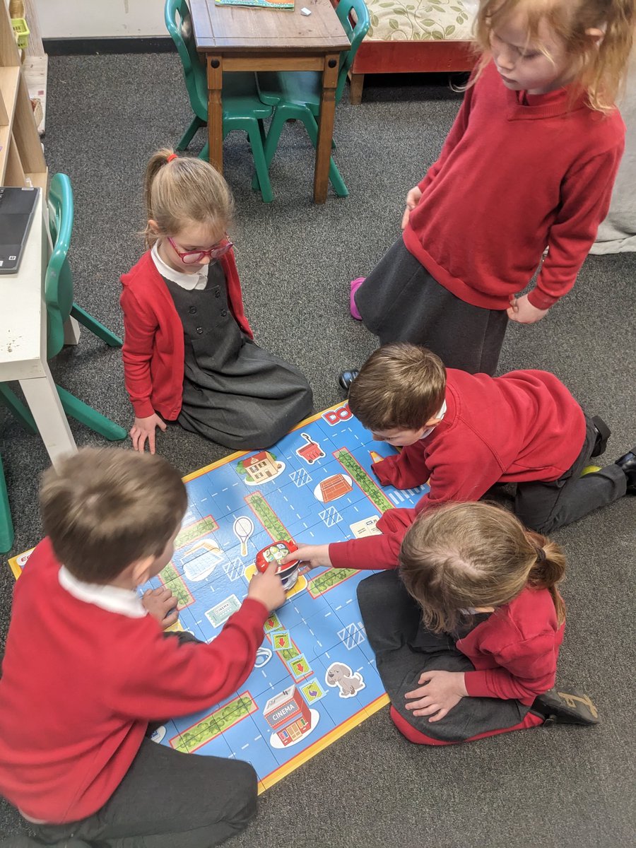BPSReception1's tweet photo. We put our algorithms into practice 🐭🦕🤖 inputting the correct algorithm into the bots, checking, debugging and checking again! #BPScomputing https://t.co/yexg3kqSMV