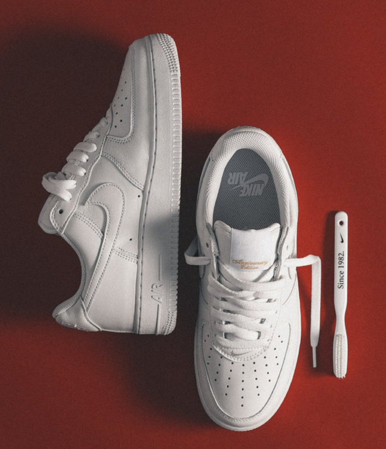 SOLELINKS's tweet photo. Ad: Nike Air Force 1 Color of the Month 'White' on sale for $97.97 + FREE shipping, retail $150 => https://t.co/bSLMBivTjS https://t.co/wmbcWo9RJN