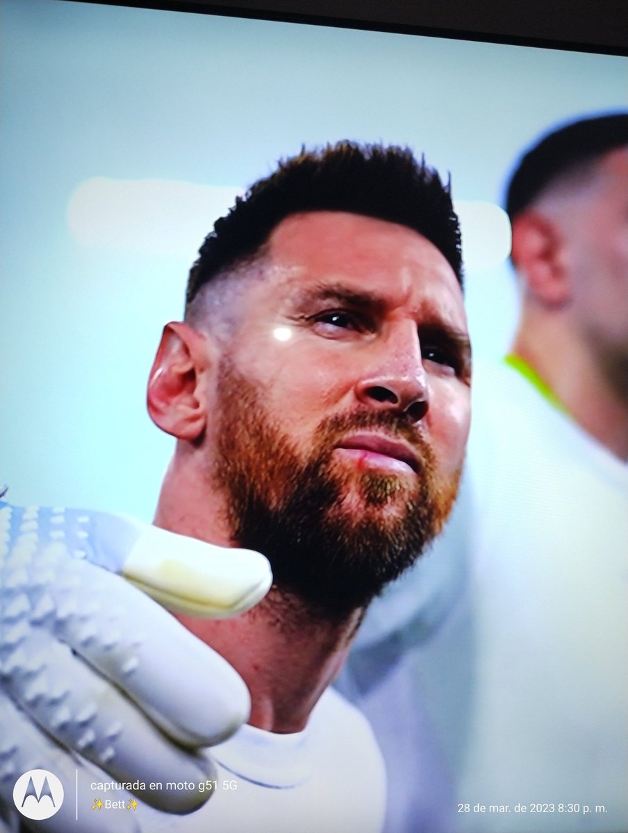 betianasolcarre's tweet photo. Messi somos todos escuchando esa versión del Himno 
#Himno #HimnoNacionalArgentino #SantiagoDelEstero #Messi #SeleccionArgentina #AFA https://t.co/cOOtvNBD6j