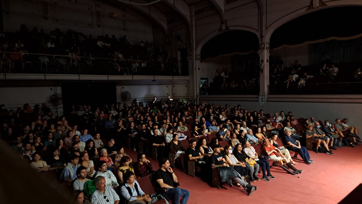 extensionusach's tweet photo. Hoy comenzó la temporada 2023 de #SyntagmaMusicumUsach con un programa dedicado a Bach 🎻 

¡Y el Teatro Aula Magna volvió a acoger mucho público! 💖 https://t.co/5NRUR9bVnB