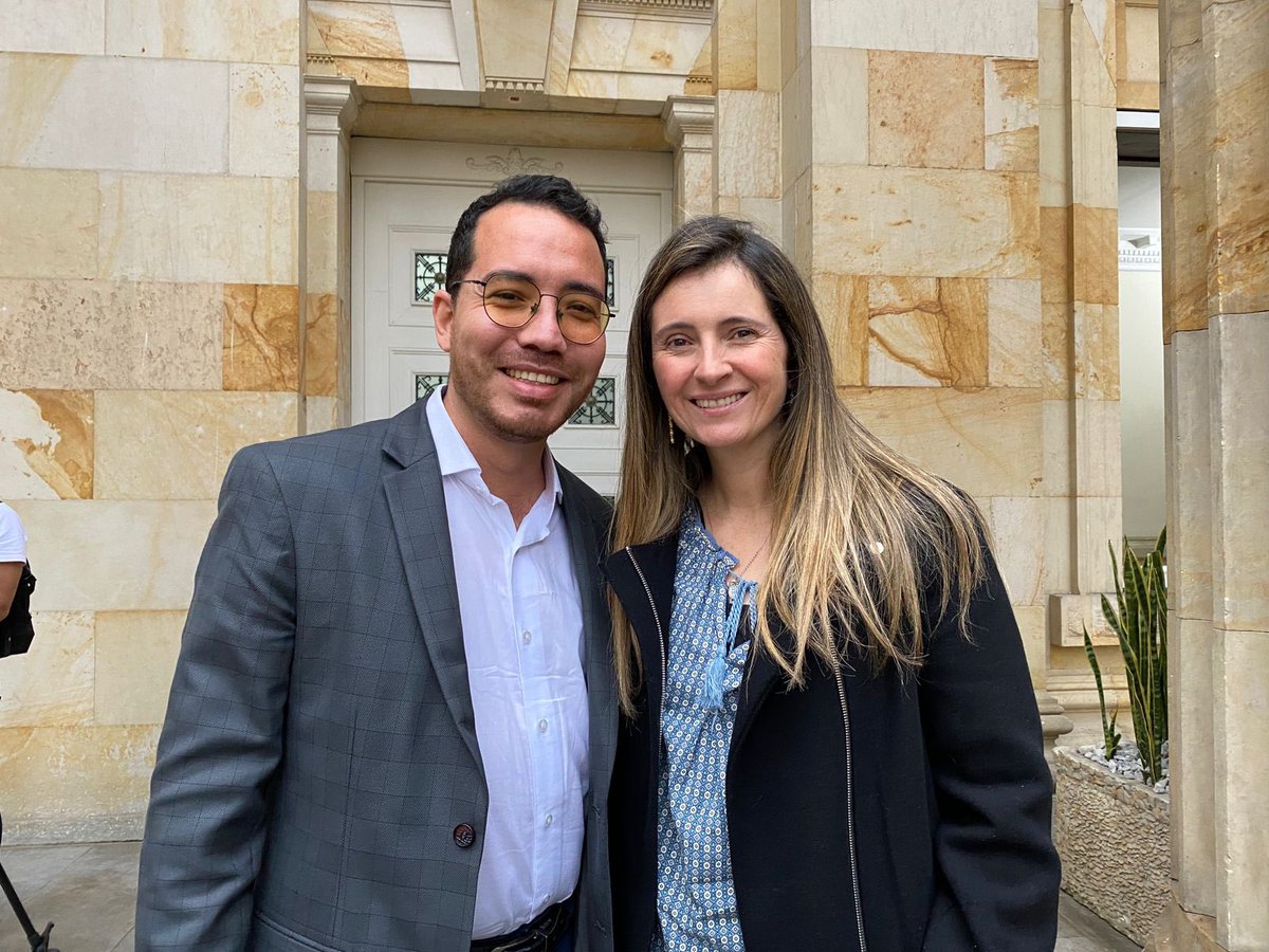 Hoy Cúcuta +Ciudad representada en uno de sus Fundadores Thomas Balaguera estuve llevando las inquietudes y problemáticas de nuestra ciudad a la Senadora <a href="/PalomaValenciaL/">Paloma Valencia L</a>; seguimos intercambiando ideas de Ciudad, tu también Súmate por Cúcuta +Ciudad 💪🏻 <a href="/ThomasBalaguera/">Thomas Balaguera</a>