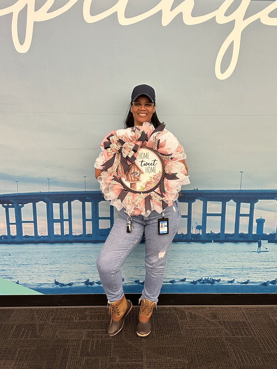 Sasha Lewis tweet media