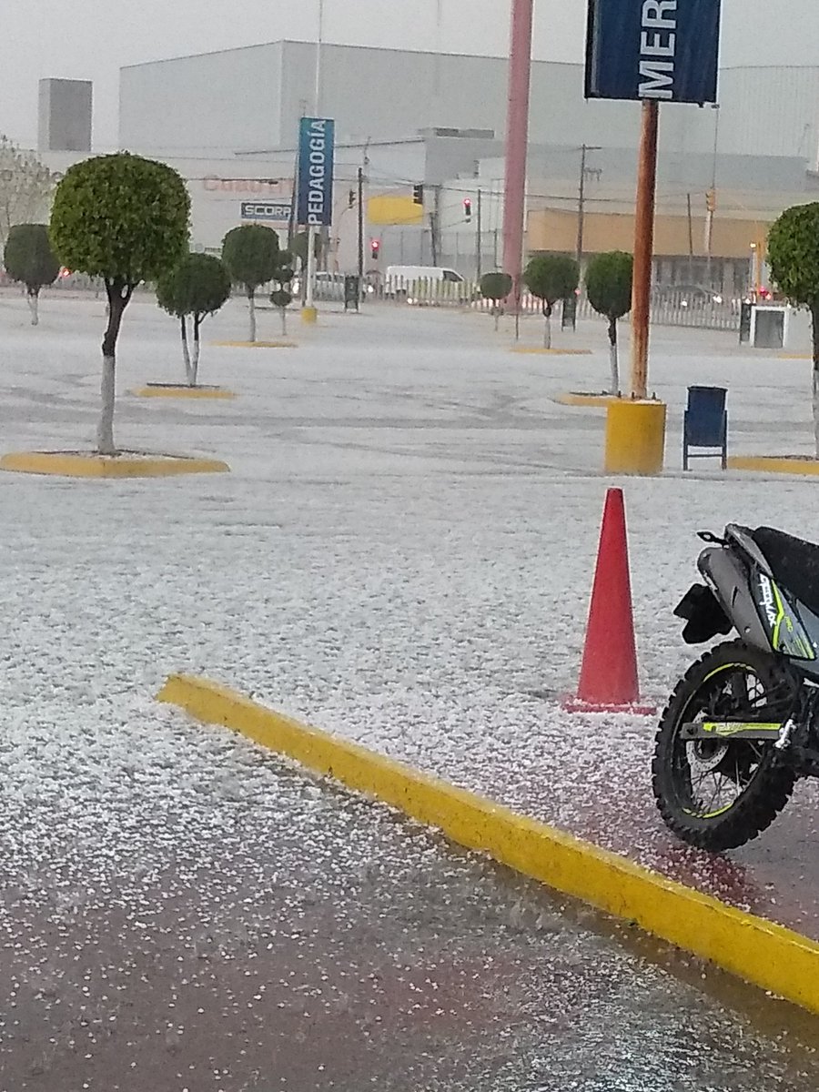 didilerin76's tweet photo. Así las cosas por estos lares 🌨️🌨️😱😱 https://t.co/NW01LAejkt