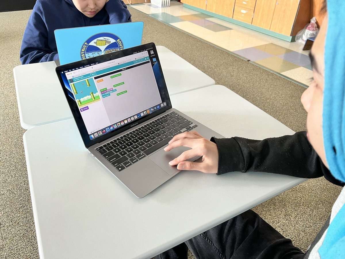 Students here in New Stuyahok were able to enjoy the hour of code lesson. @CSforAK @AlaskaCSTA @TeachCode