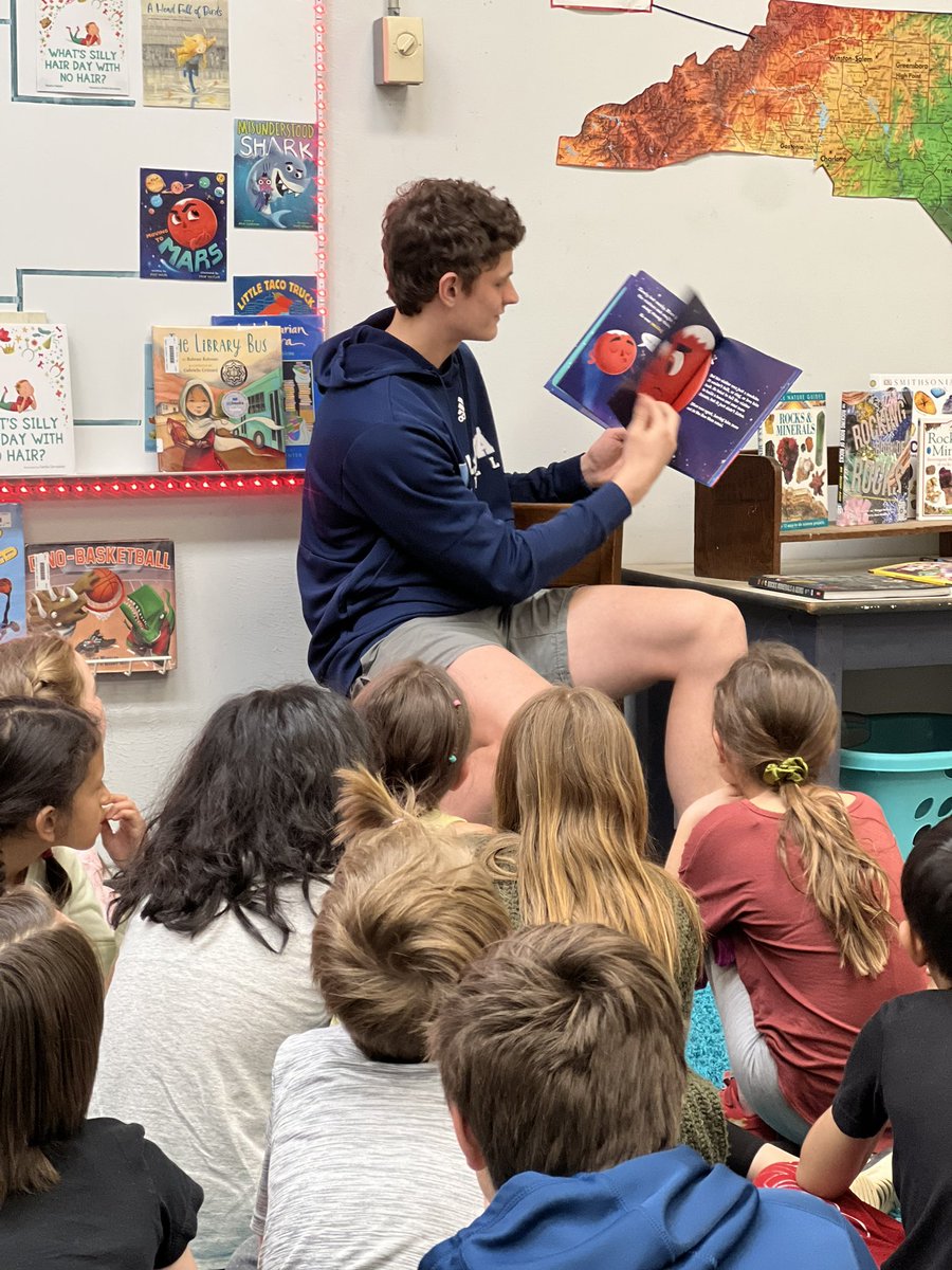 These super <a href="/WHSPioneerHoops/">Pioneer Basketball</a> players helped us as we head into the final four of our March Madness book bracket. Thank you for giving our students your time, showcasing your leadership and being positive role models for them! Misunderstood Shark for the WIN!🦈🏀
<a href="/PresnellJessica/">Jessica Presnell</a>