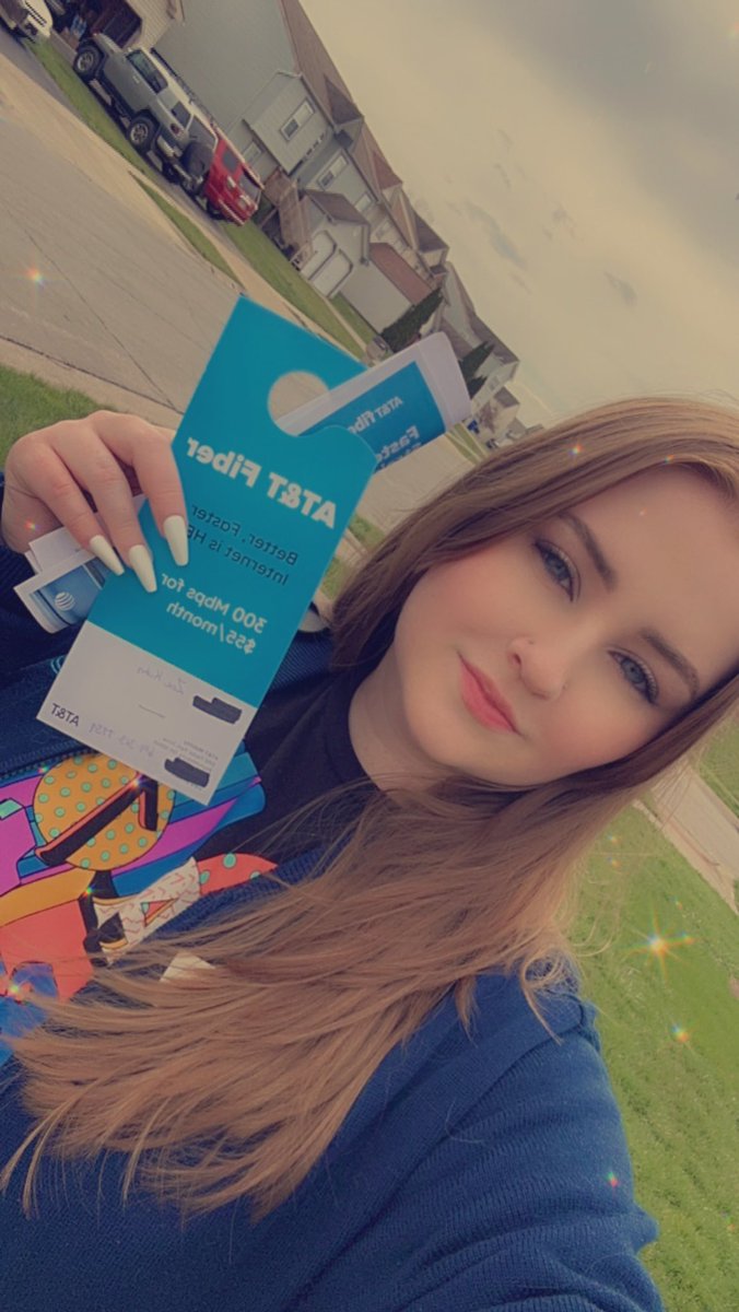 Zoeek17's tweet photo. Spring has sprung in Reynoldsburg and new fiber internet service is here! Come see us in store today #LifeAtAtt @Yassersek @Jon_Russell__ @oliveiramikeO https://t.co/wnvD49UjEy